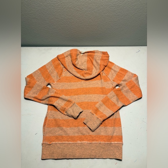 Billabong Women’s Orange and Beige Striped Hoodie - Picture 7 of 9